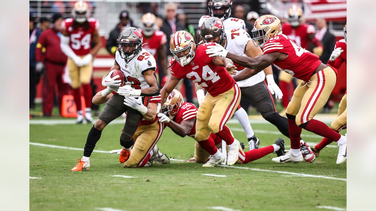 7,346 San Francisco 49ers V Tampa Bay Buccaneers Photos & High Res Pictures  - Getty Images