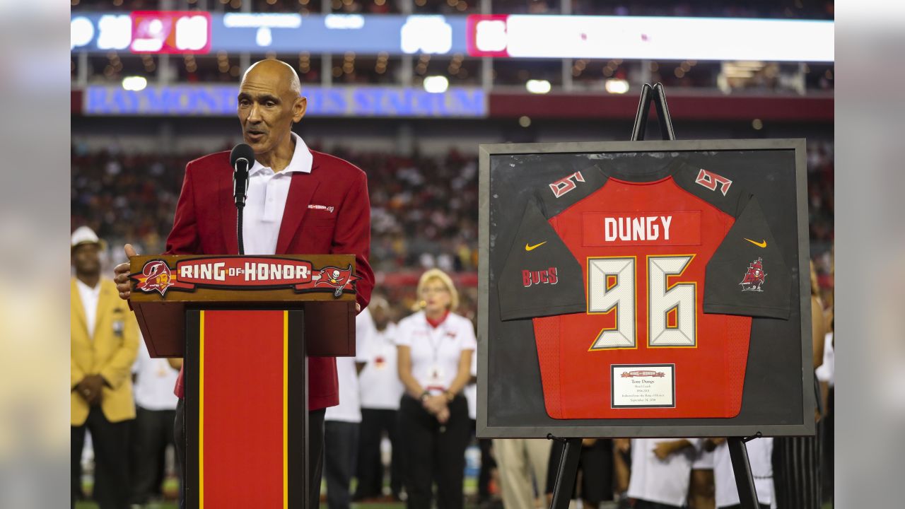 Warrick Dunn, man of the people, joins Falcons Ring of Honor vs. Saints