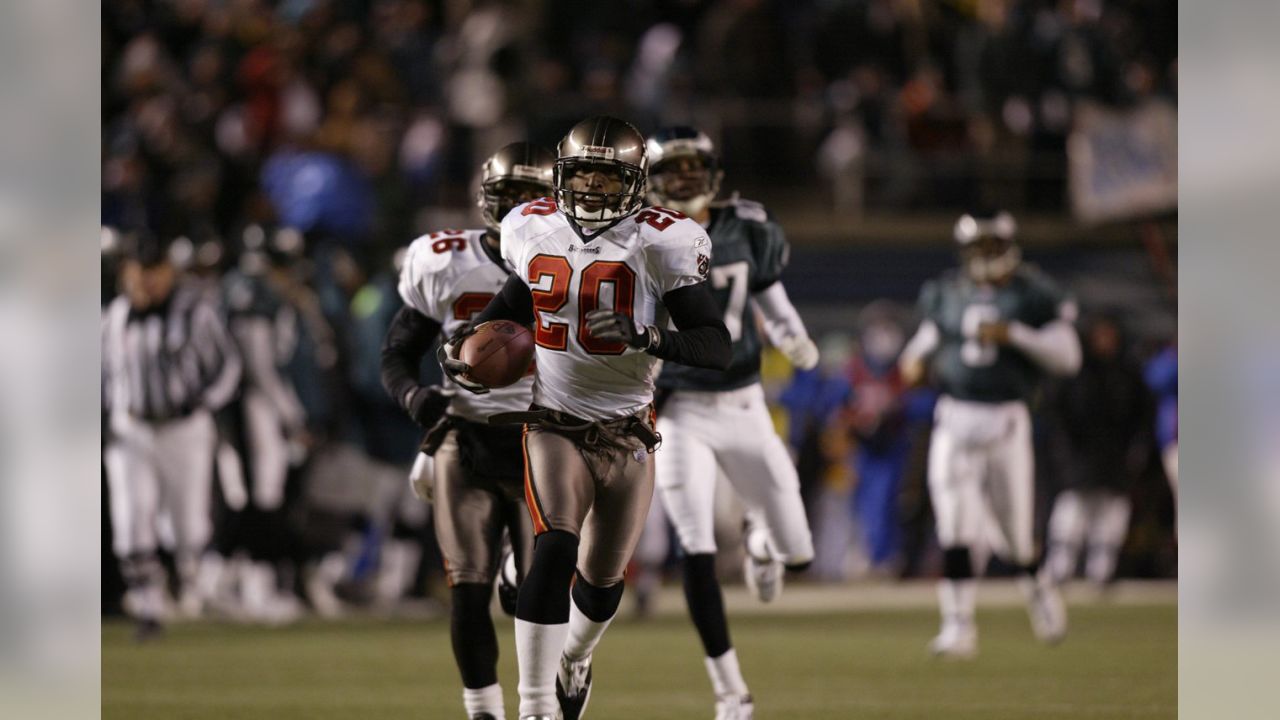 Buccaneers Greatest Moments: Ronde Barber Shuts Down the Vet