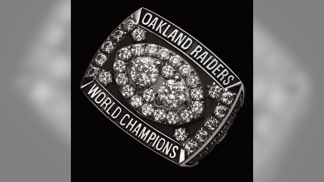 Super bowl ring hi-res stock photography and images - Alamy