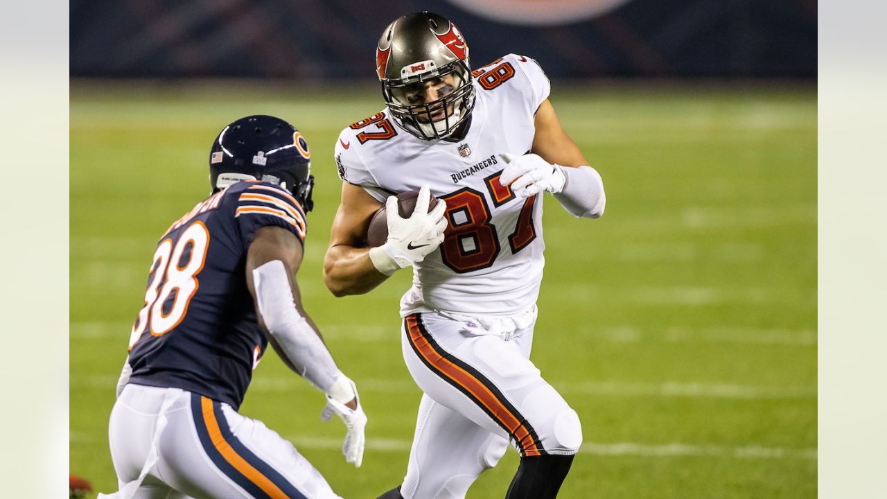 Ex-Arizona star Rob Gronkowski re-signs with Buccaneers, per