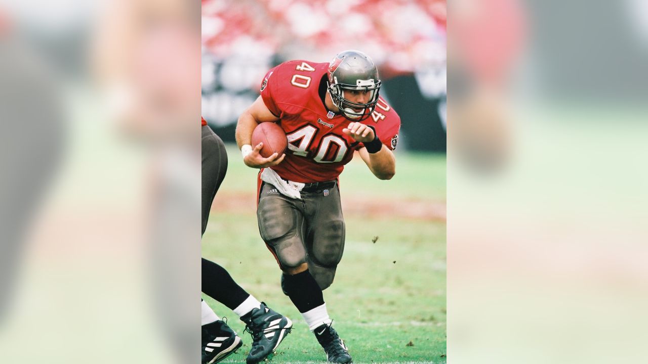 Throwback Thursday: Mike Alstott is a beast among men