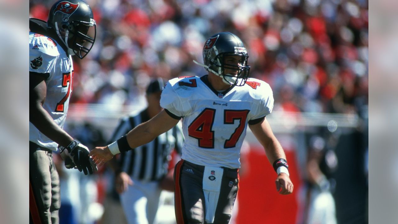 Bucs' Brooks Makes Hall of Fame; Dungy, Lynch Don't