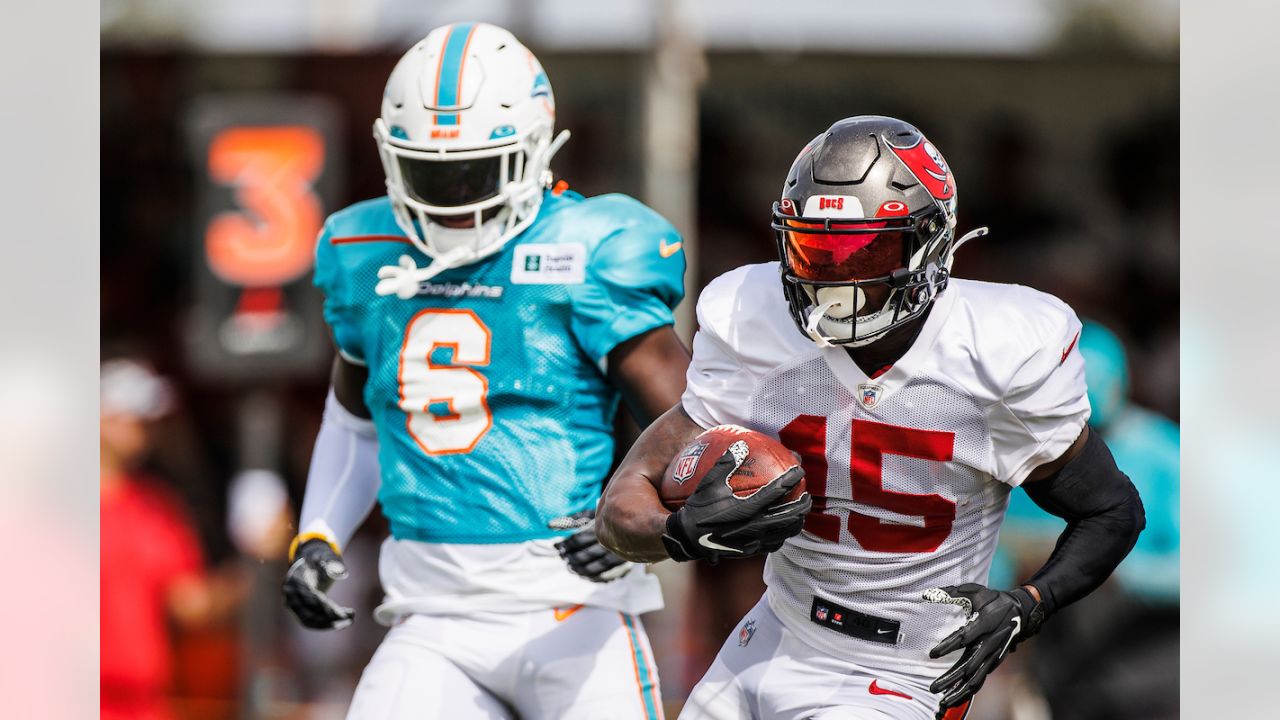 Best Photos from Bucs Training Camp Practice With the Miami Dolphins,  August 10