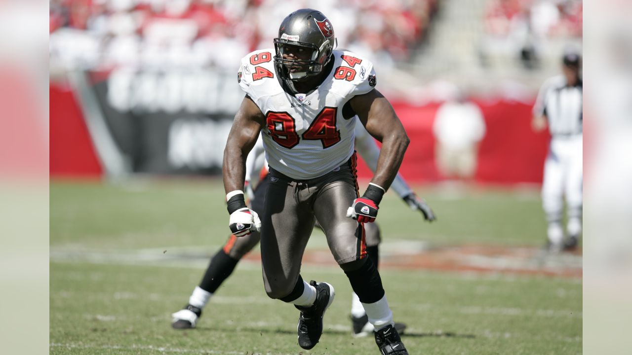 Tampa Bay Buccaneers. 2009. Old jersey from 1976 to 1996  Nfl football  players, Football cheerleaders, Tampa bay buccaneers