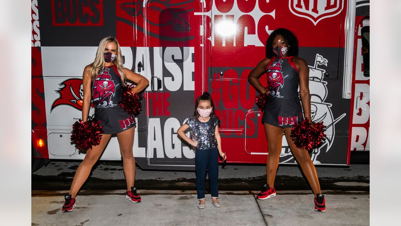 Military Families in Tampa Bay Honored During Annual NFL Salute to Service  Game By the NFL, Tampa Bay Buccaneers, Schwarzkopf Family and the USO • USO  Southeast