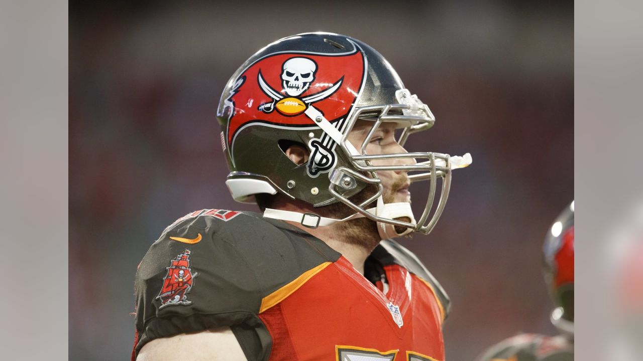 File:Buccaneers offensive line (50832403298).jpg - Wikipedia