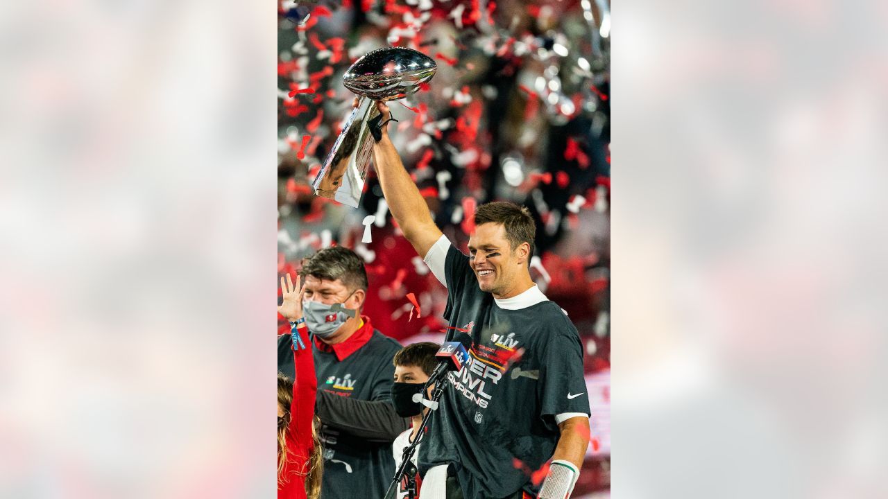 TB12 to TBFL: All signs point to Tom Brady signing with Tampa Bay Buccaneers