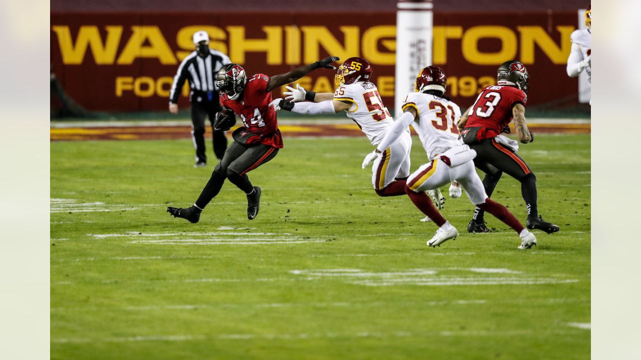 QB Tom Brady Highlight Reel vs. Washington Football Team, Wins 31-23