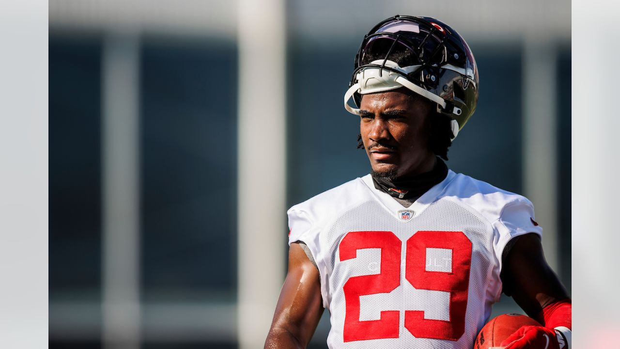 2022 NFL Training Camp Report July 28 : Julio Jones Suits Up For The  Buccaneers