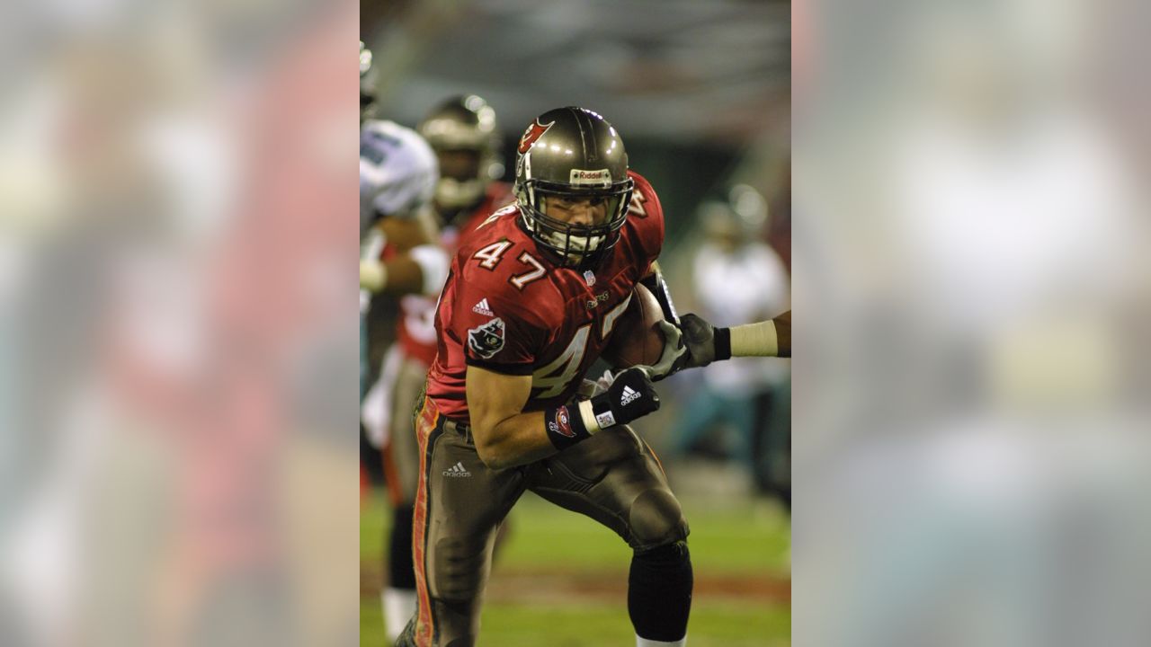 Ronde Barber Joins John Lynch as Hall of Fame Finalists