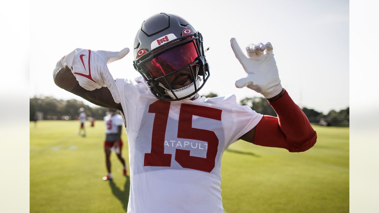 2022 NFL Training Camp Report July 28 : Julio Jones Suits Up For The  Buccaneers