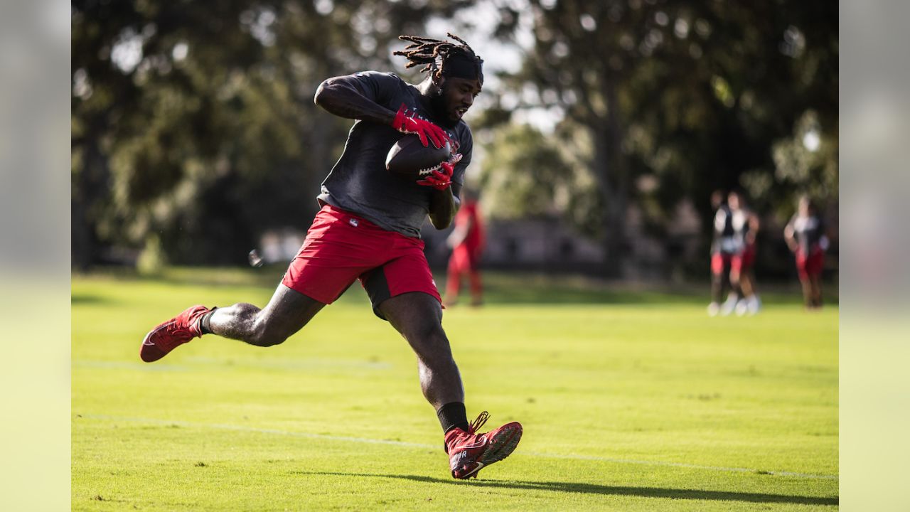 We are still going to be contenders without Tom Brady: Shaq Barrett has  stern message for Bucs doubter after NFL legend's retirement - The  SportsRush