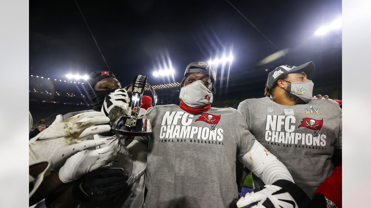 PHOTOS: Bucs Celebrate NFC Championship Win & Trophy Presentation