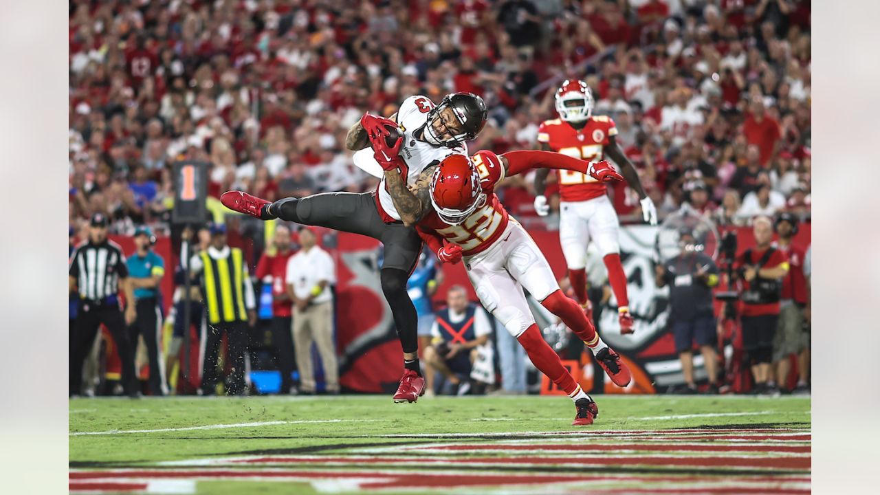 Tampa Bay Buccaneers vs. Kansas City Chiefs. NFL Game. American Football  League match. Silhouette of professional player celebrate touch down.  Screen Stock Photo - Alamy