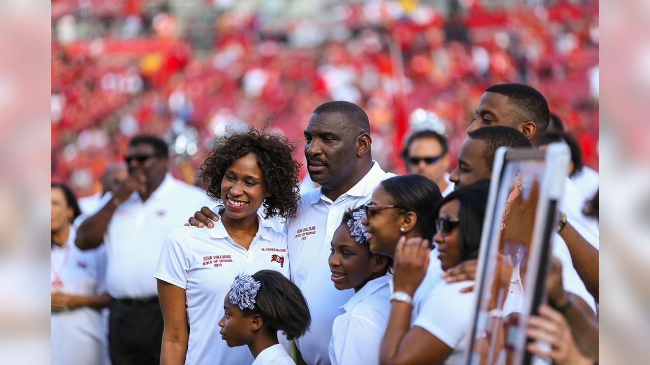 Doug Williams to Be Honored at Halftime