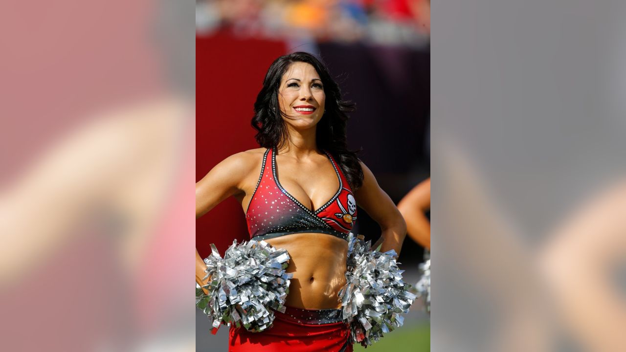 Photos: Buccaneers Cheerleader Elizabeth L.