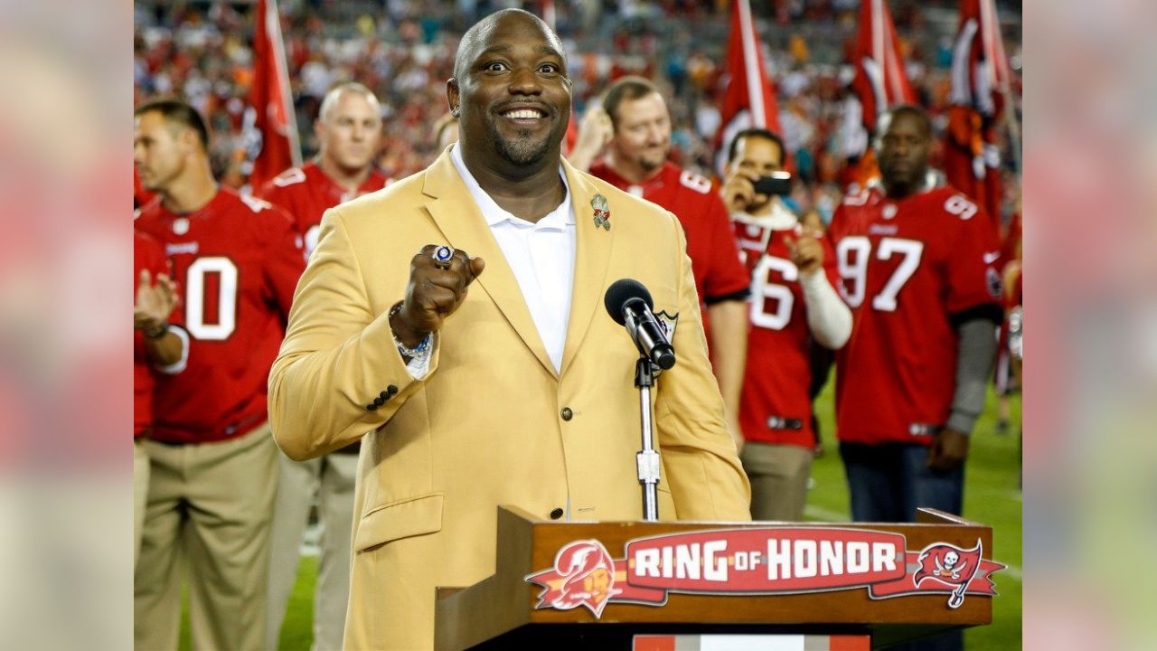 Sapp easy choice for Bucs' Ring of Honor