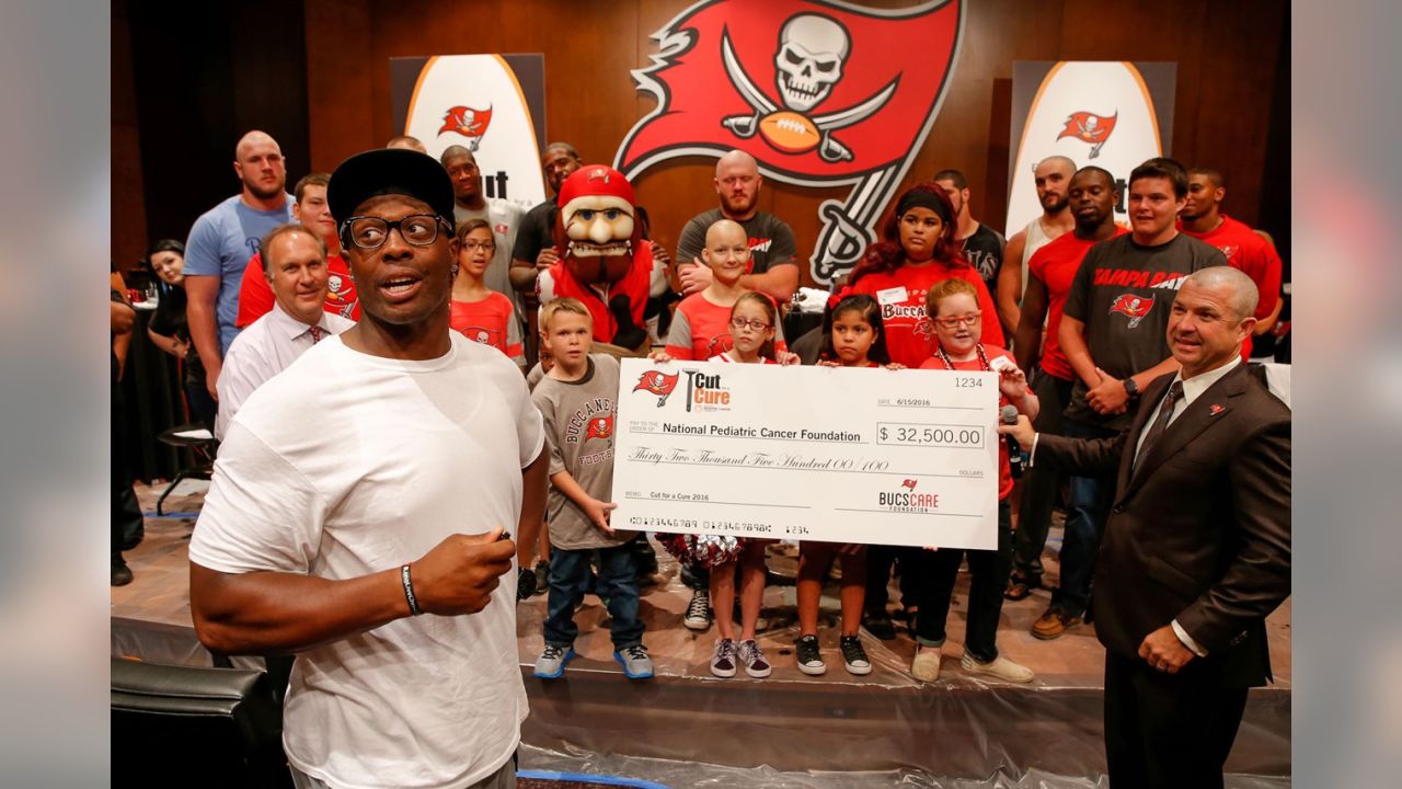 Buccaneers GeraldMcCoy nominated for Walter Payton NFL Man of the Year Award  - Bucs Nation