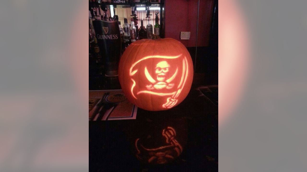 NFL Tampa Bay Buccaneers Halloween Pumpkin Flamingo It's Hocus