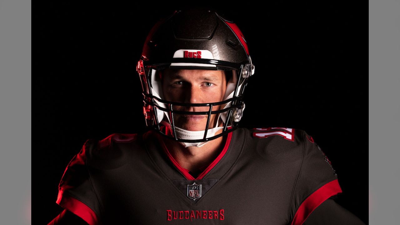 QB Tom Brady Wears Bucs Uniforms