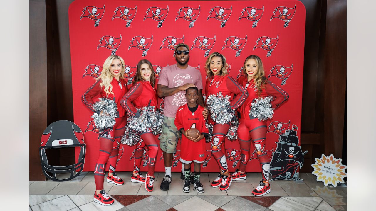 Tampa Bay Buccaneers: Bucs bring back Cut for the Cure