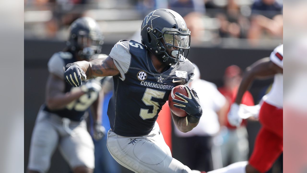 BREAKING: Ke'Shawn Vaughn selected by Tampa Bay Buccaneers in 2020 NFL  Draft - The Vanderbilt Hustler