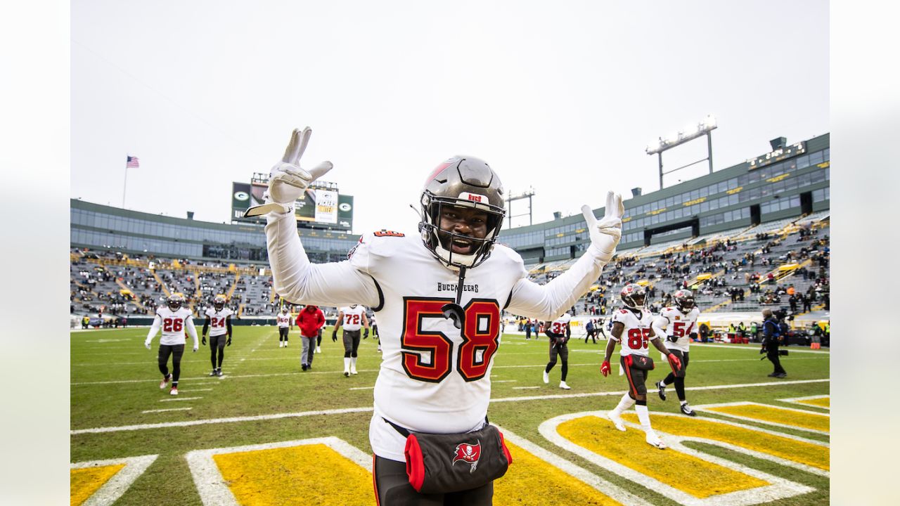 OLB Shaq Barrett Signs Multi-Year Deal, 2021 Tampa Bay Buccaneers