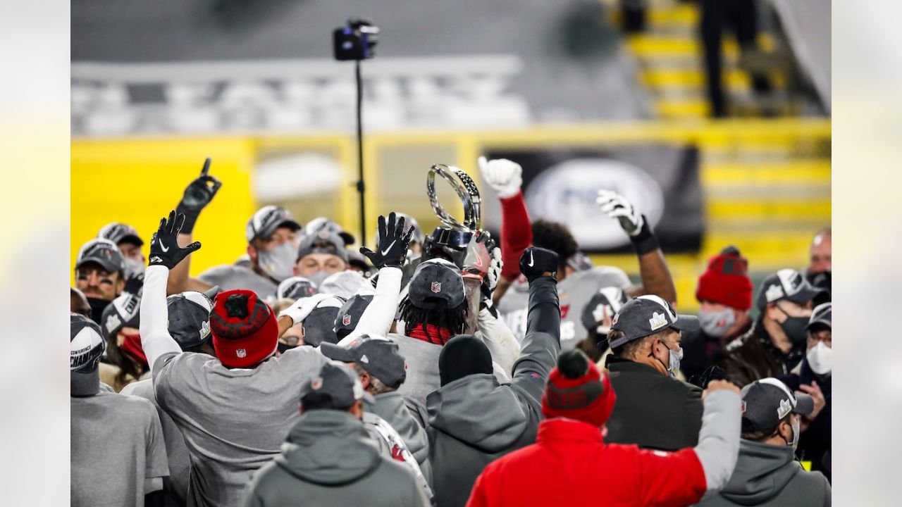 PHOTOS: Bucs Celebrate NFC Championship Win & Trophy Presentation