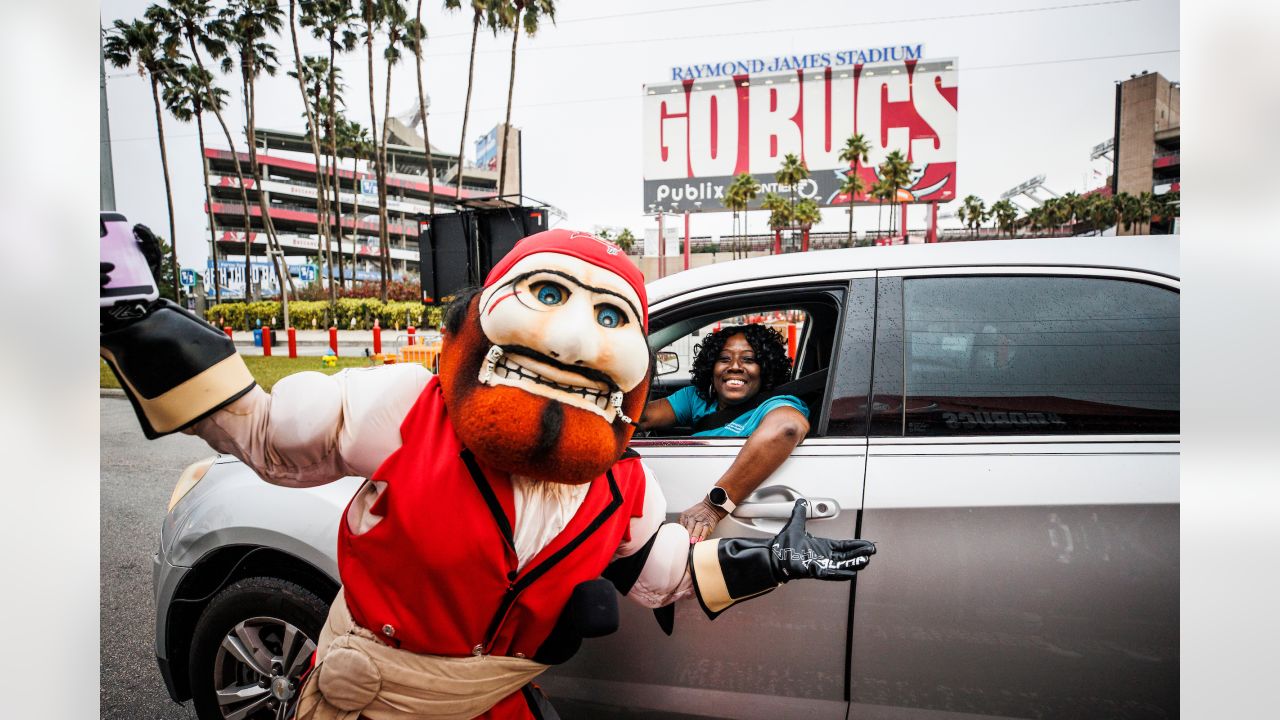 Bucs holding drive-through playoff event at Raymond James today