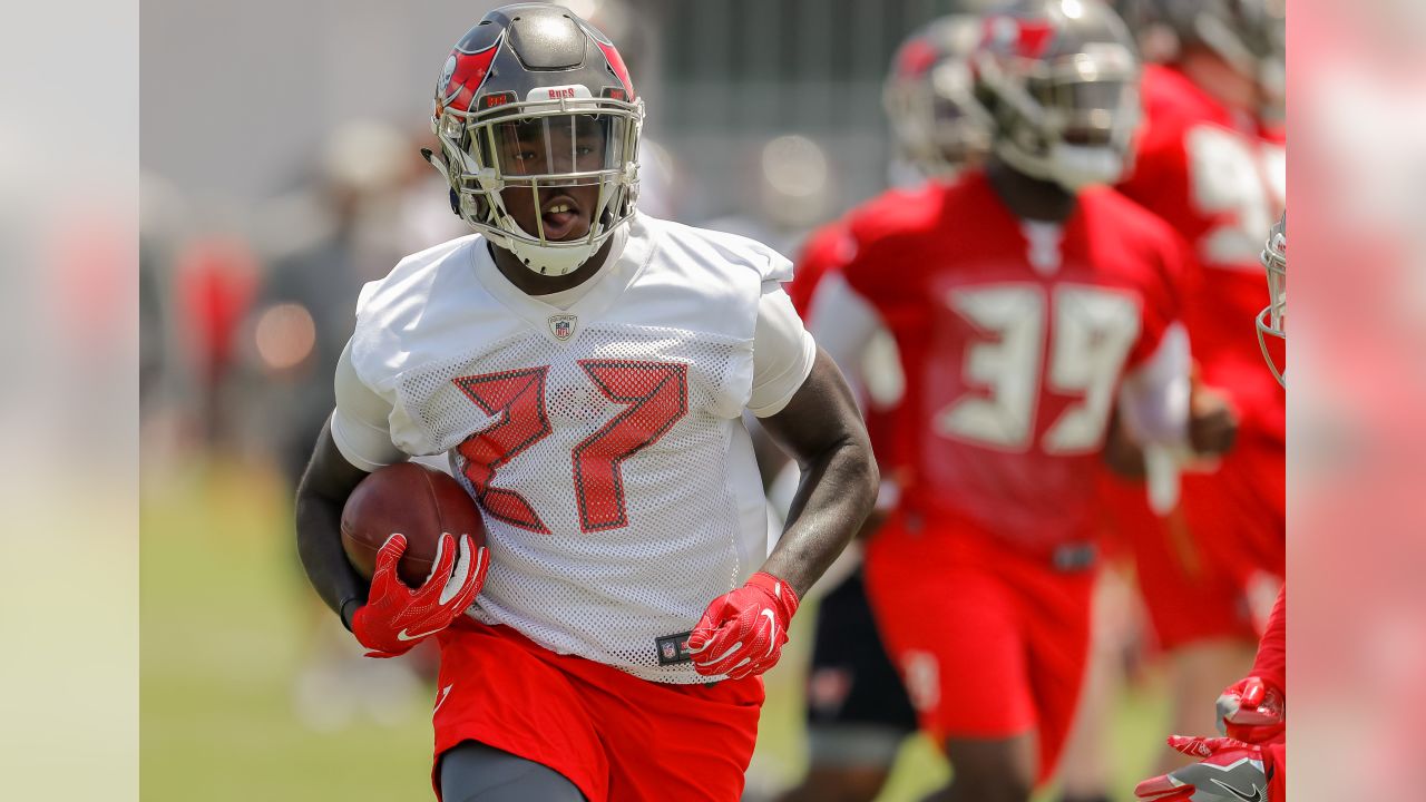 CAPTION CORRECTION ***..September 22, 2019: Tampa Bay Buccaneers running  back Ronald Jones (27) runs with the ball during the NFL game between the  New York Giants and the Tampa Bay Buccaneers held