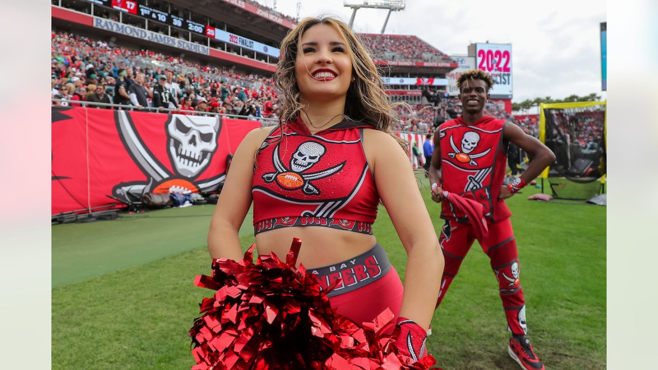 Tampa Bay Buccaneers Cheerleaders, Eagles at Buccaneers 091…