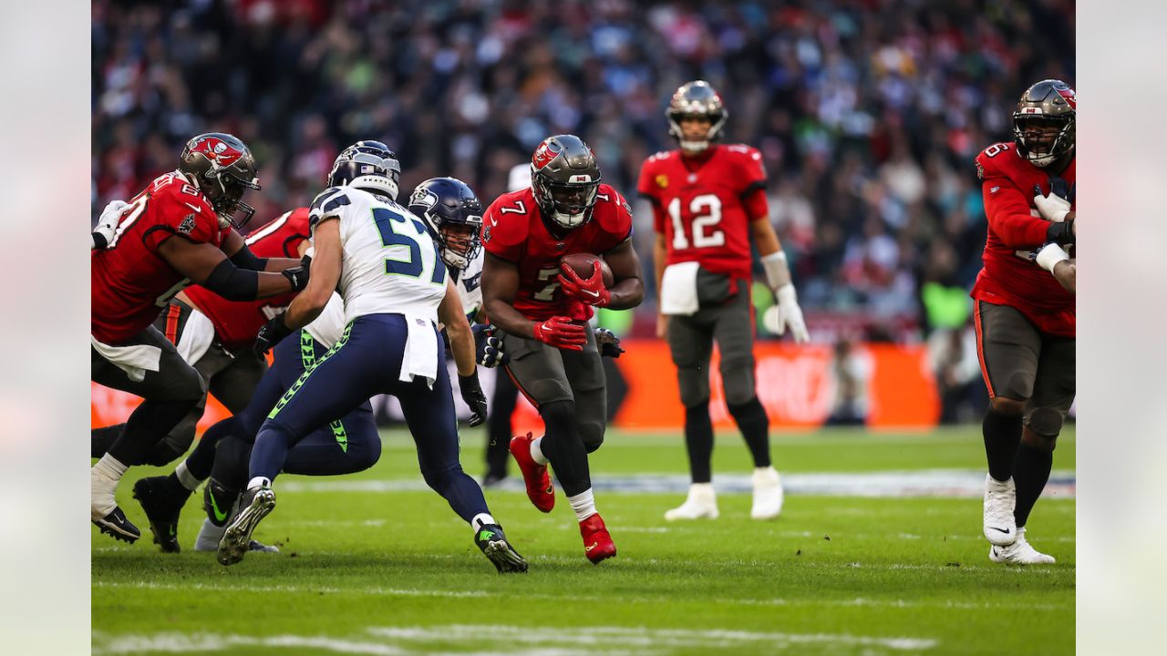 Photo: TAMPA BAY BUCCANEERS VS SEATTLE SEAHAWKS - SEA2007090907