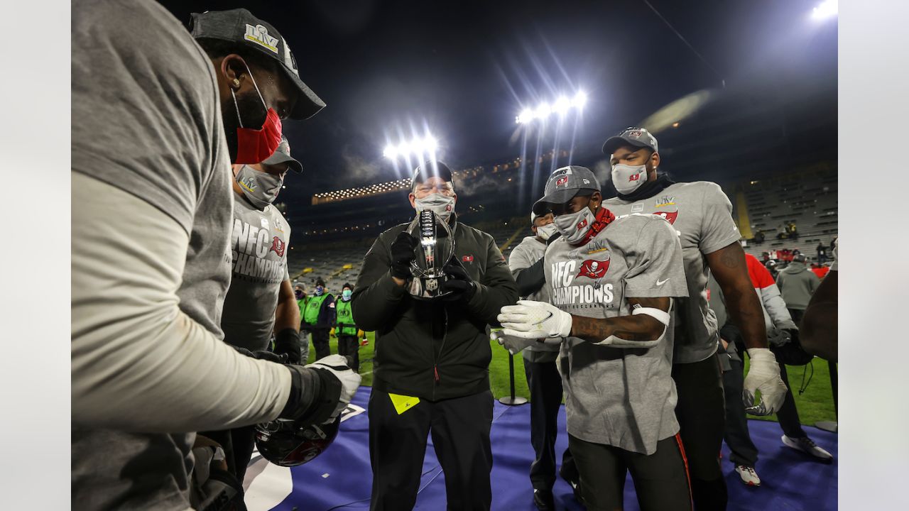 PHOTOS: Bucs Celebrate NFC Championship Win & Trophy Presentation