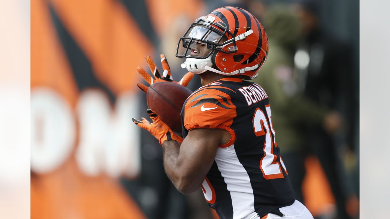 Former Cincinnati Bengals running back Giovani Bernard to Sign