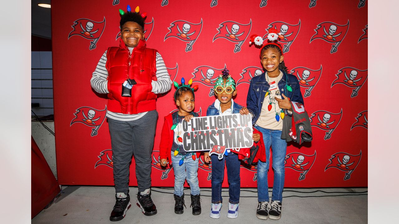 Bucs Offensive Line Lights Up Christmas Event Gallery