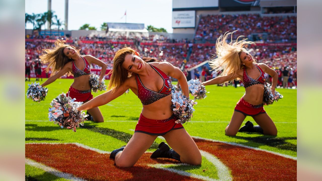 2014 Tampa Bay Buccaneers Cheerleaders: Making the Krewe - Part 1