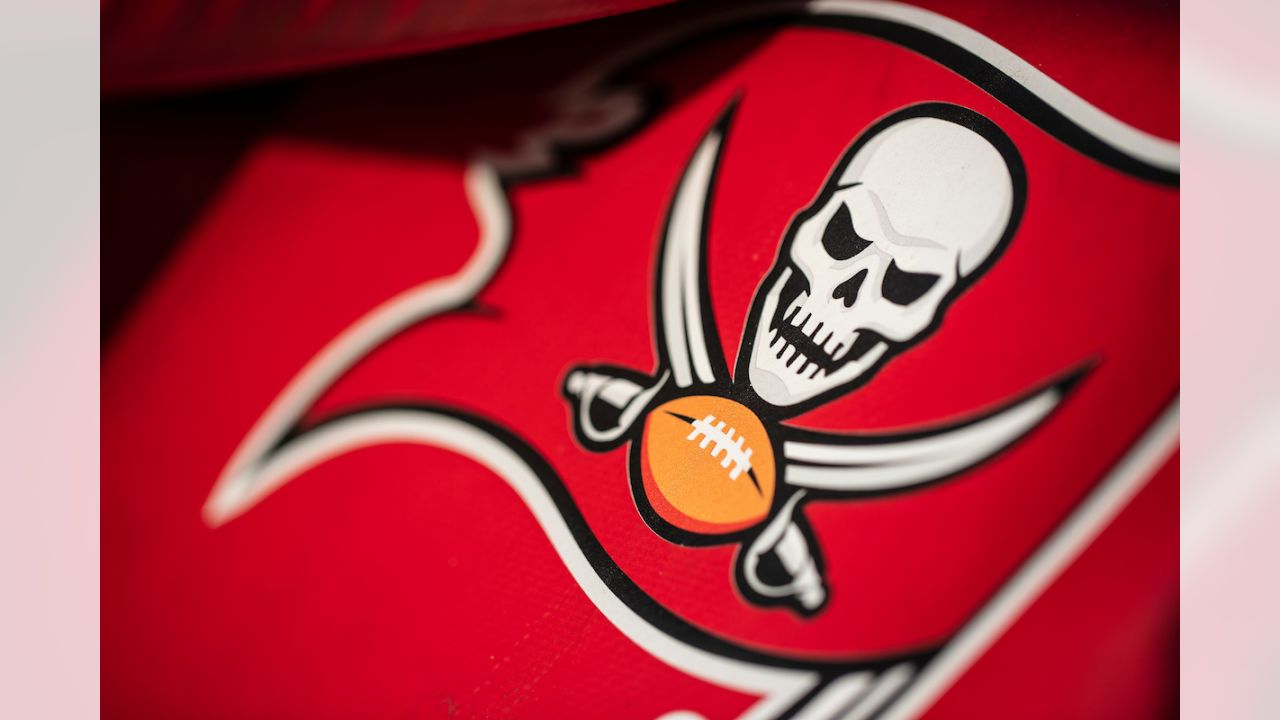 Tampa Bay Buccaneers Wallpaper For Android  Tampa bay buccaneers football, Tampa  bay buccaneers logo, Tampa bay lightning logo