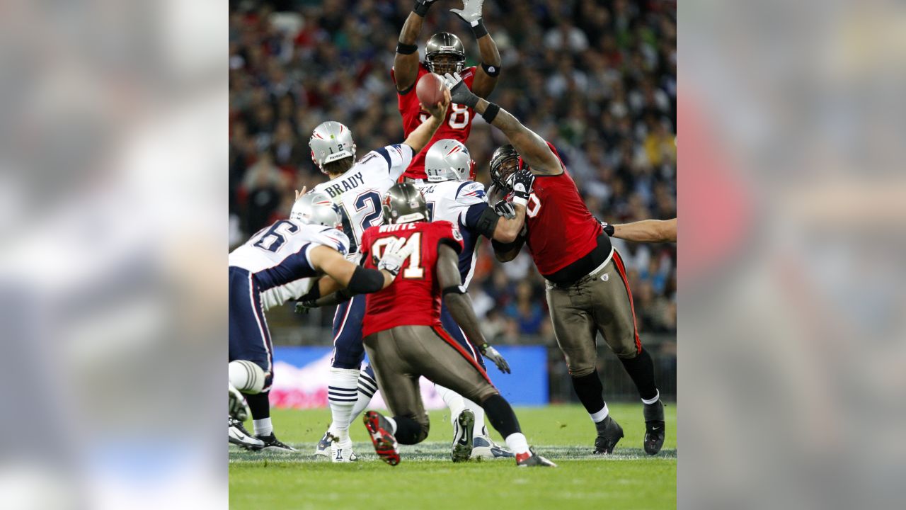 BBC Sport - American Football, 2009/10, Tampa Bay Buccaneers v New England  Patriots - Highlights