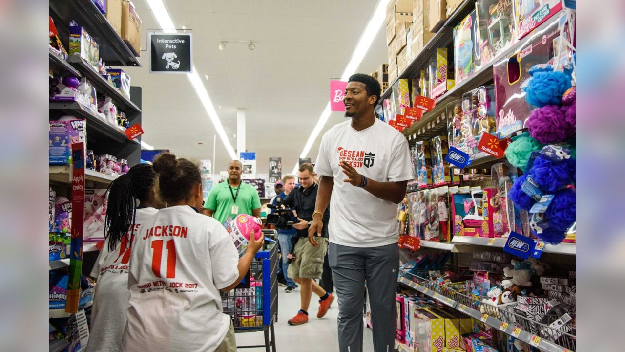 PHOTOS: 2022 Shop With A Jock