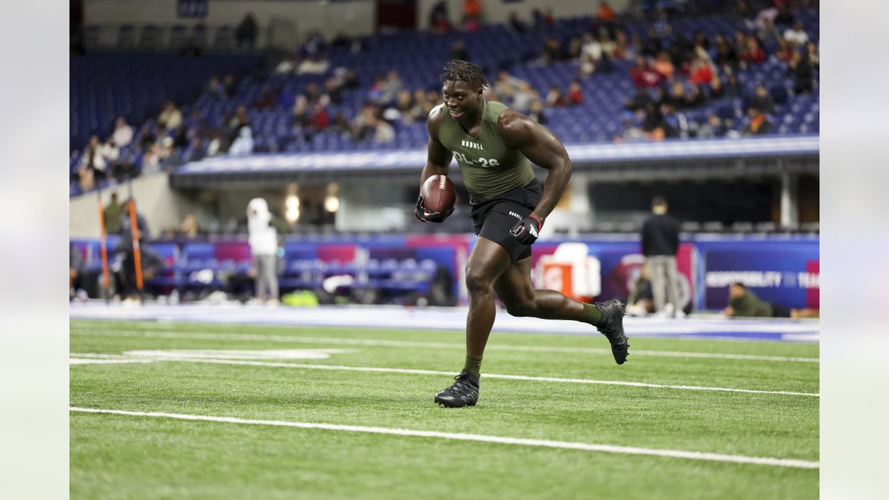 Watch Pick & View Highlights: Bucs Select YaYa Diaby with the 82nd Pick in  the 2023 NFL Draft