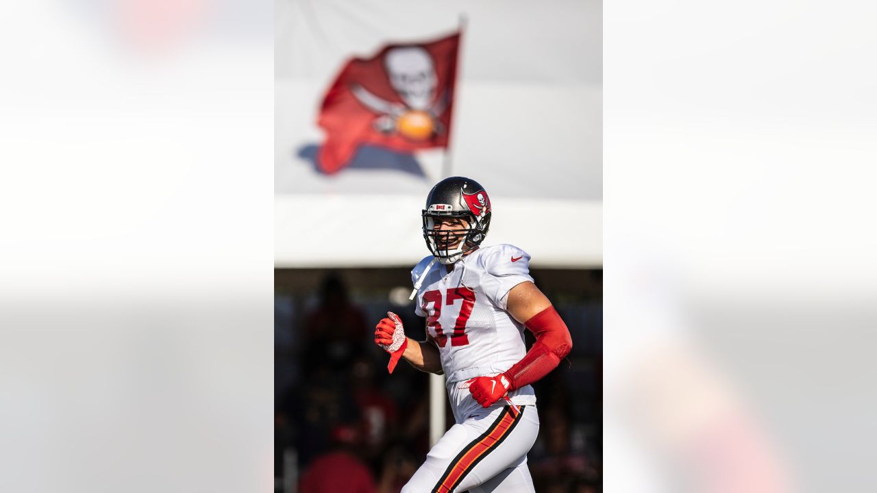 Rob gronkowski tampa bay buccaneers hi-res stock photography and