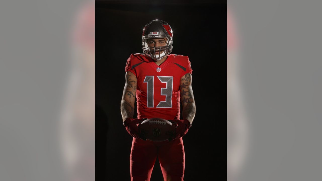 Buccaneers unveil new all-red uniforms for Nike Color Rush and