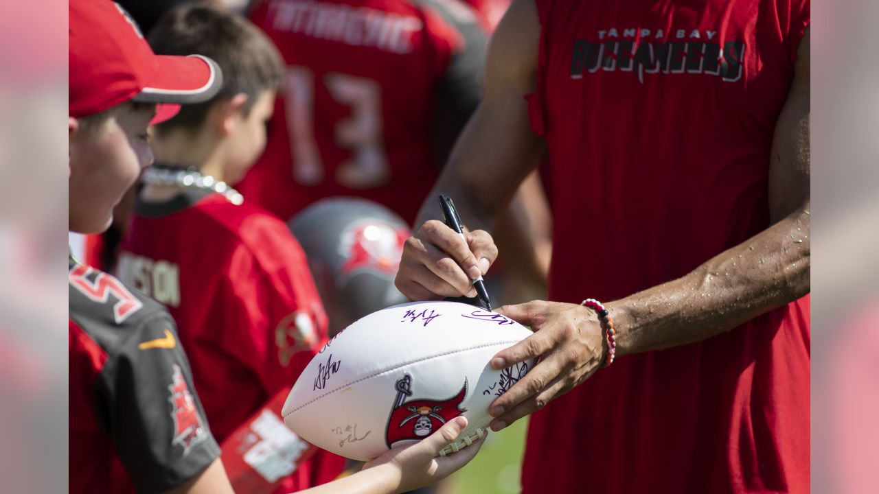 Tampa Bay Buccaneers and USAA Host Training Camp for Service Members >  927th Air Refueling Wing > Article Display