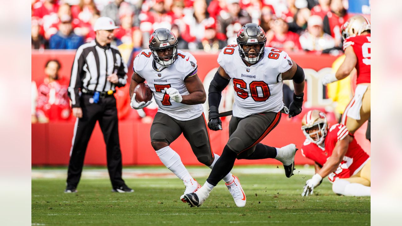 7,346 Tampa Bay Buccaneers V San Francisco 49ers Photos & High Res Pictures  - Getty Images