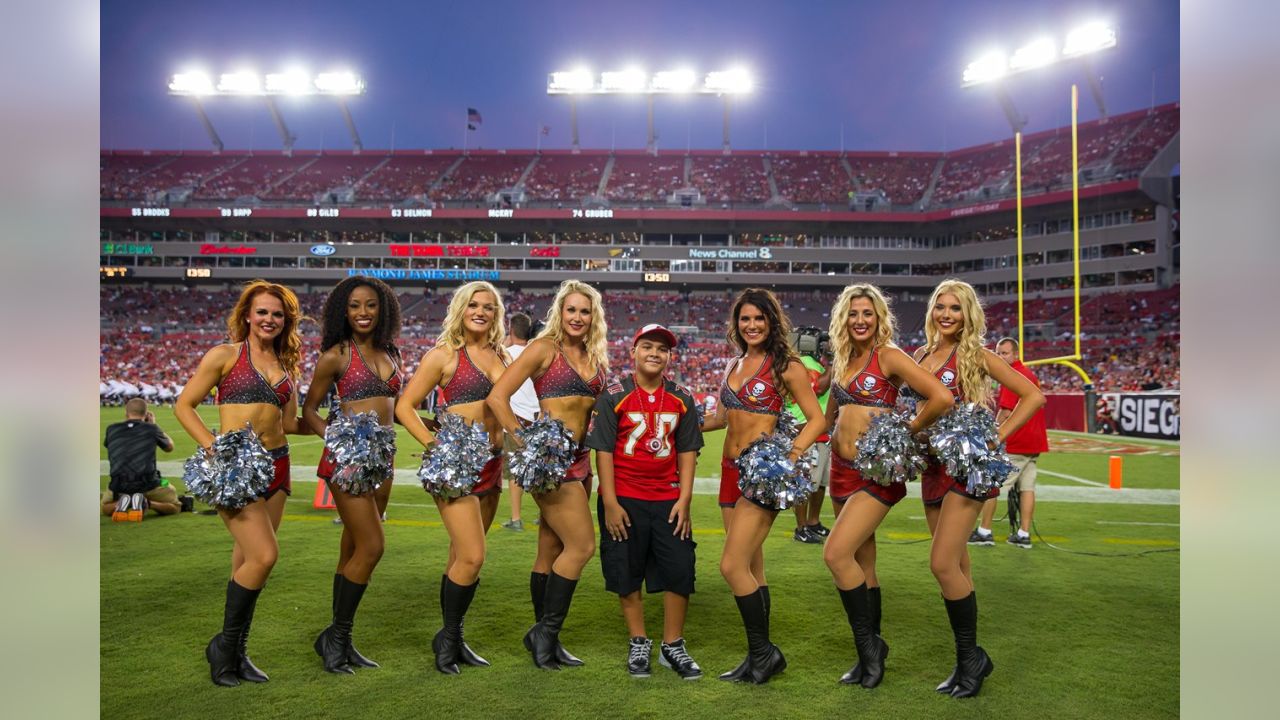 Photos: Buccaneers Cheerleader Michelle L.