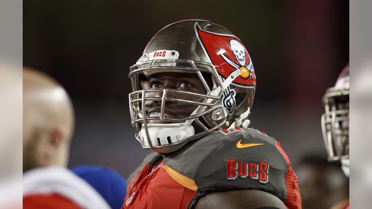 File:Buccaneers offensive line (50832403298).jpg - Wikipedia