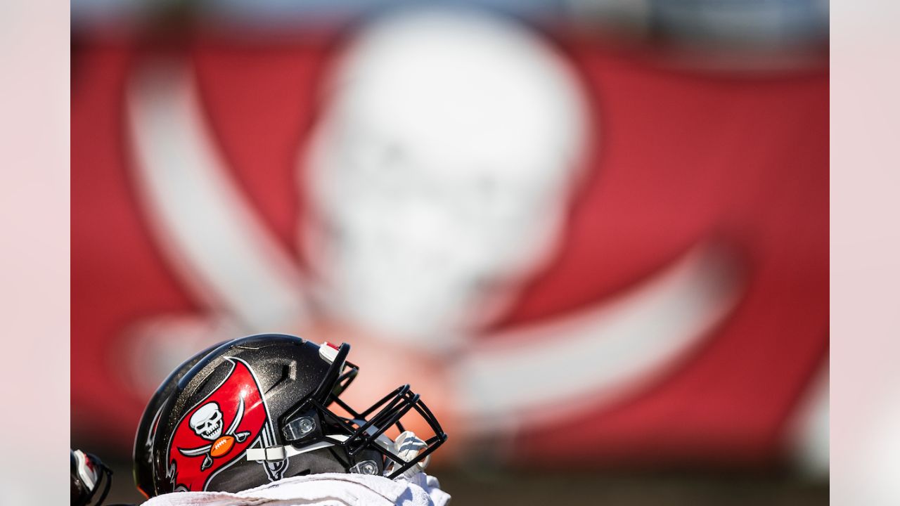 Behind The Mask Podcast: WARRICK DUNN TALKS NFL LIFE w THE BUCS +