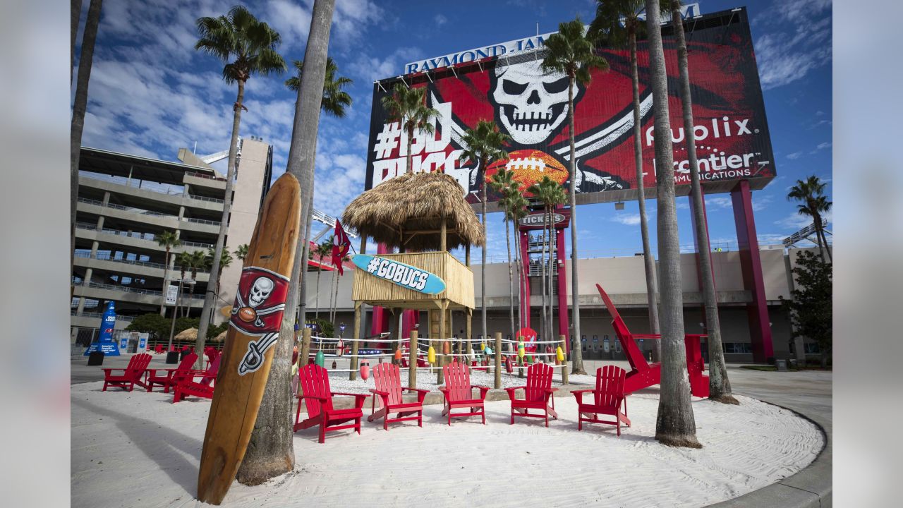 Tampa Bay Buccaneers Stadium Tour, Bucs Beach, Raymond James Stadium