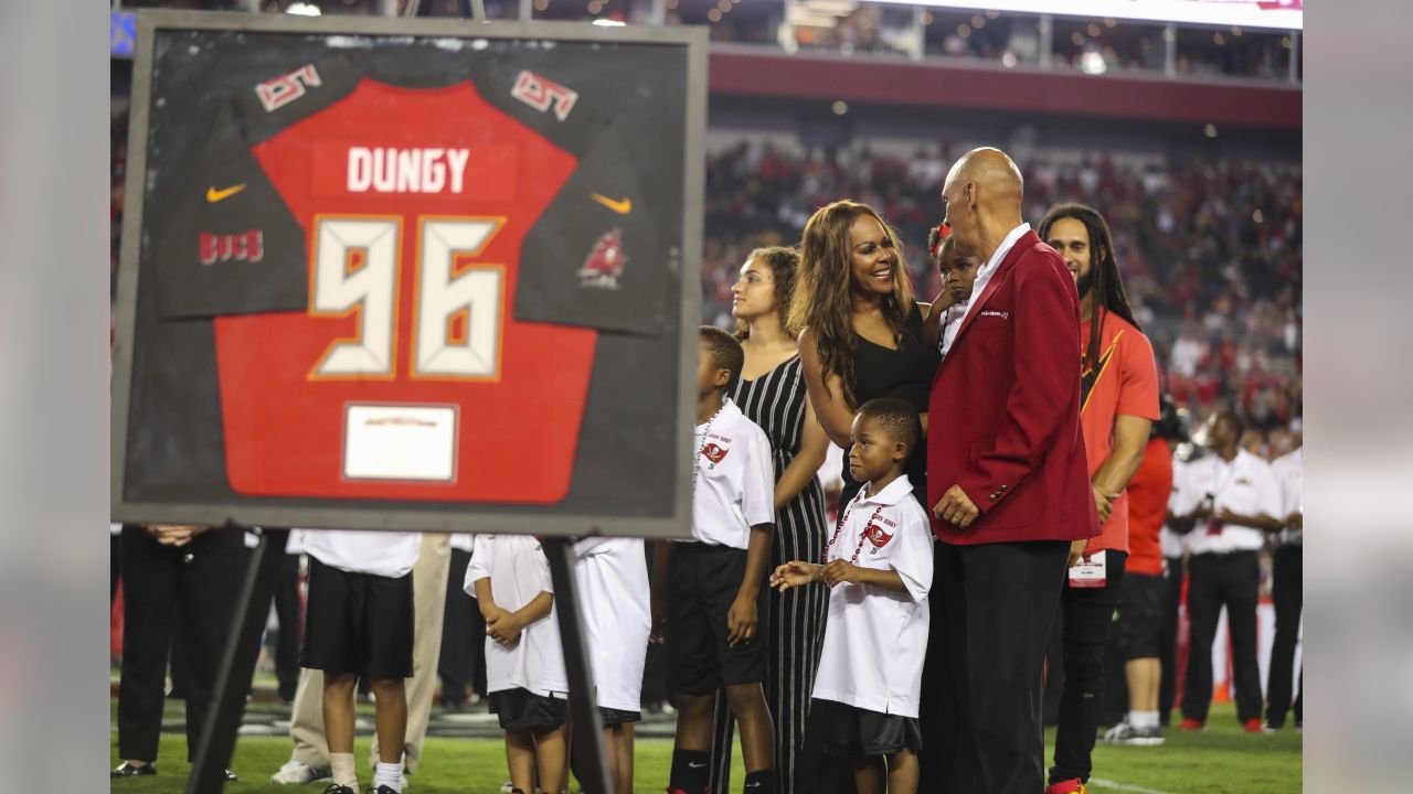 Dungy to enter Bucs Ring of Honor at halftime